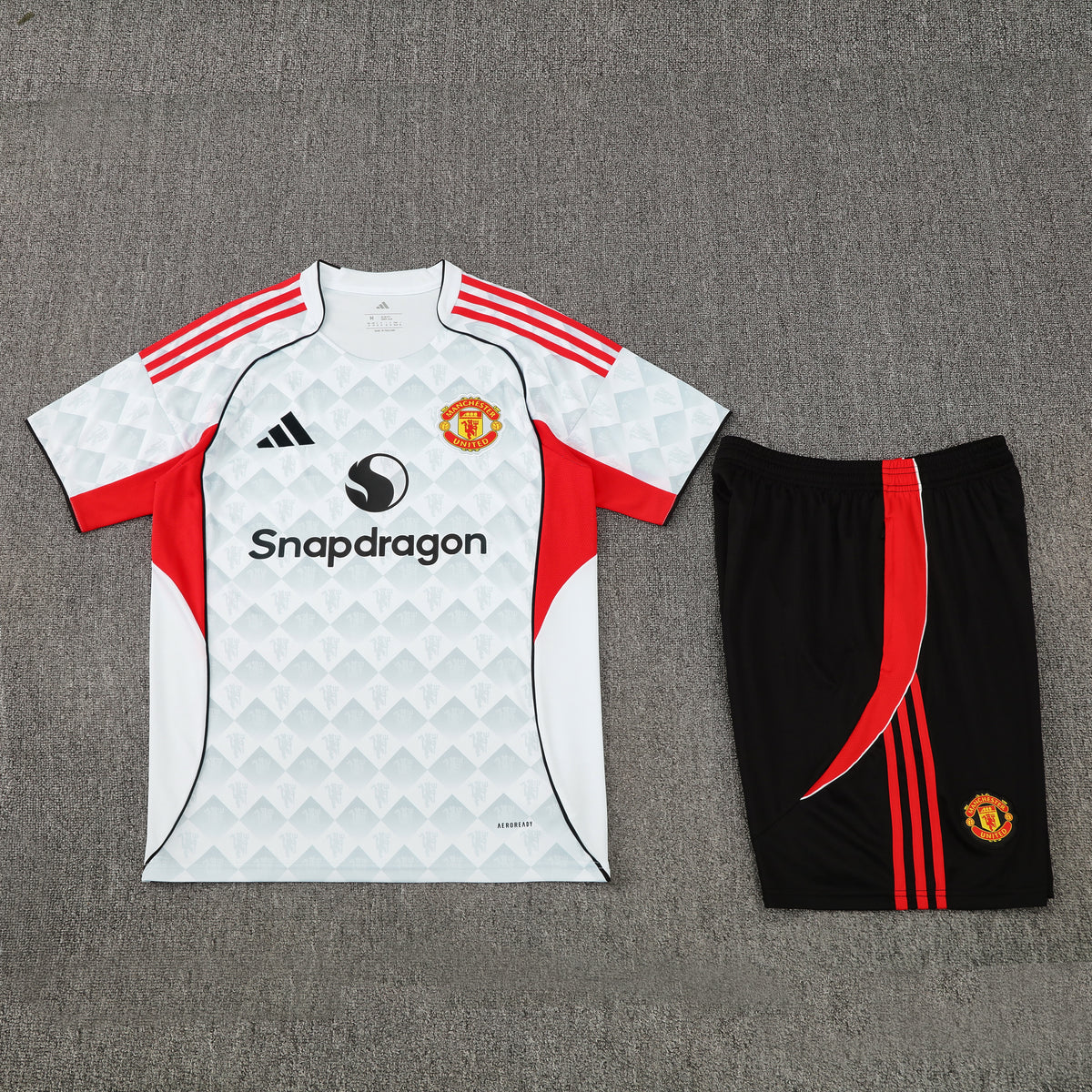 MANCHESTER UNITED ENSEMBLE DOMICILE 2025/26