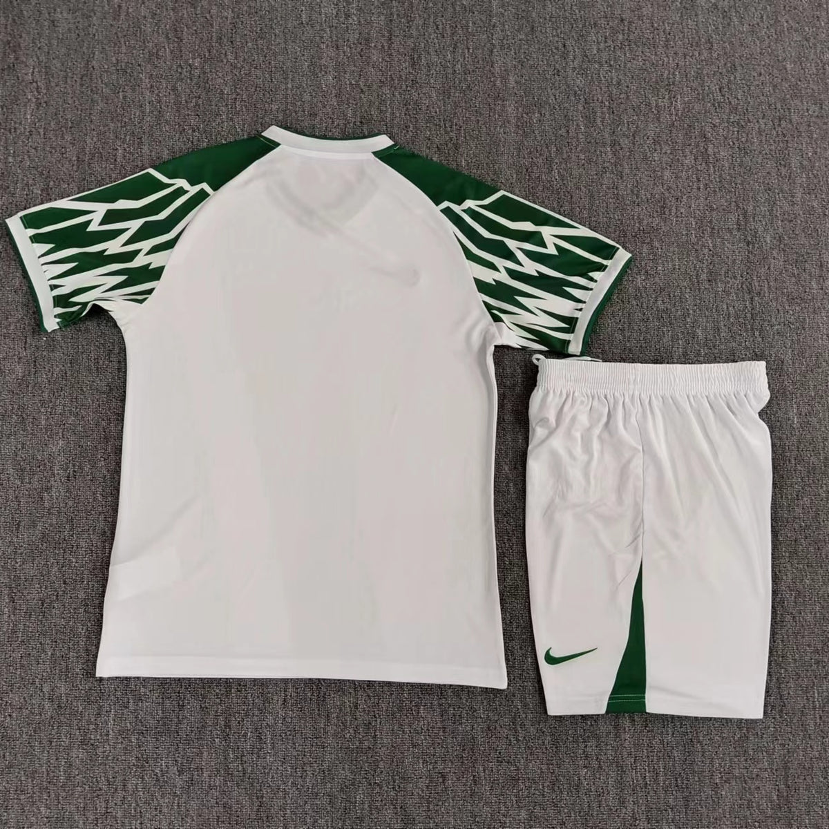 Ensemble Match Nike Vert