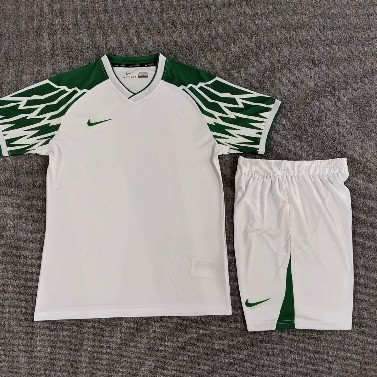 Ensemble Match Nike Vert