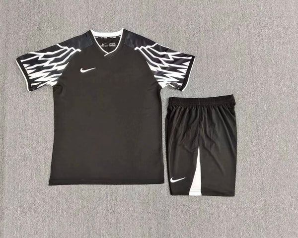 Ensemble match Nike noir