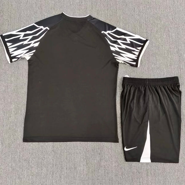Ensemble match Nike noir