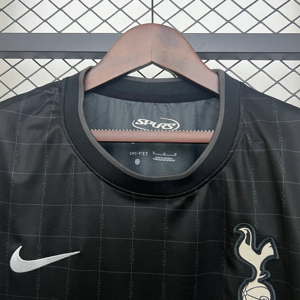 Tottenham 2025/26 Extérieur