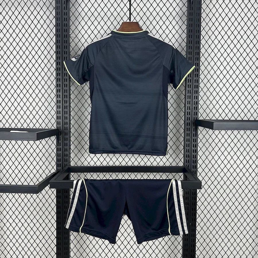 KIT ENFANT 25/26 REAL MADRID EXTÉRIEUR