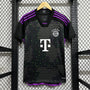 BAYERN MUNICH MAILLOT EXTÉRIEUR VERSION 2023 2024