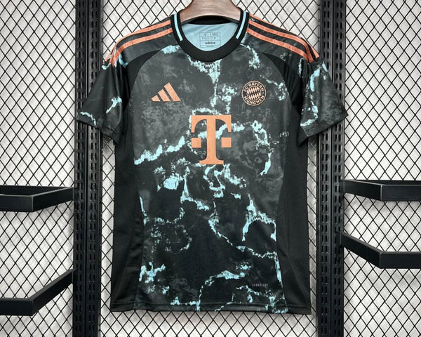 FC Bayern 2024/25 Extérieur