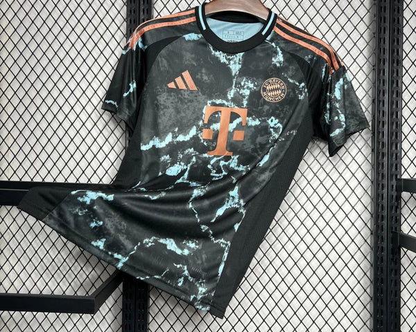 FC Bayern 2024/25 Extérieur