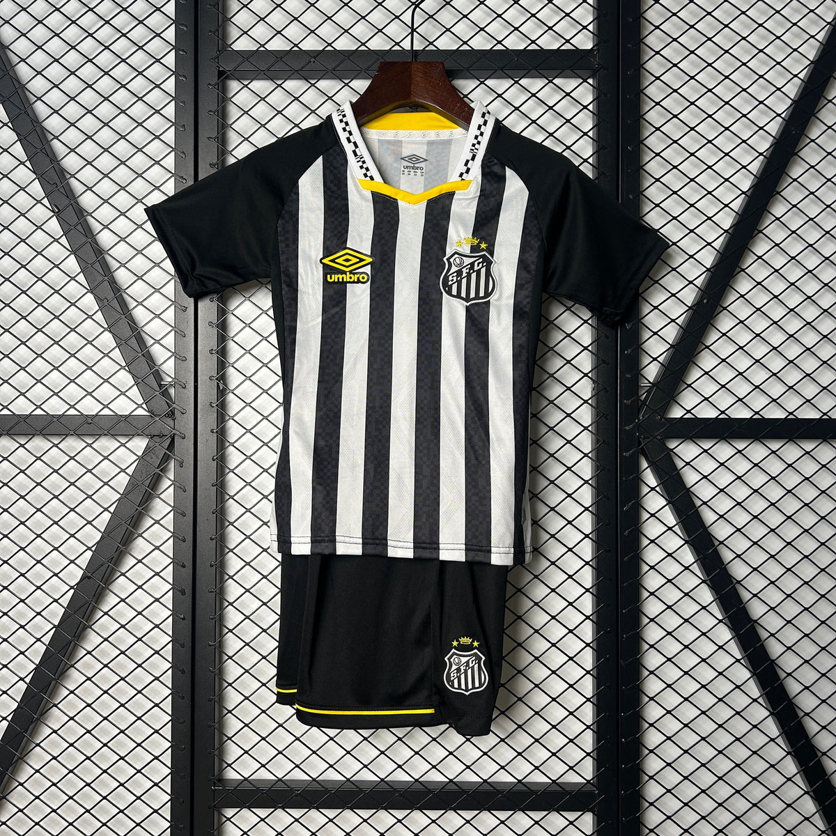 KIT ENFANT SANTOS EXTERIEUR 2025/2026