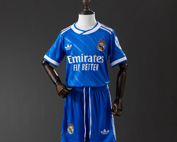KIT ENFANT REAL MADRID 3ÈME MAILLOT BLEU 2025/26